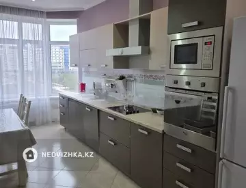 3-комнатная квартира, этаж 4 из 9, 130 м²