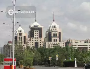 6-комнатная квартира, этаж 15 из 16, 440 м², На длительный срок