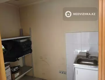 Офисное помещение, этаж 1 из 5, в жилом доме, 44 м²