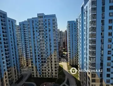 4-комнатная квартира, этаж 16 из 19, 102 м²