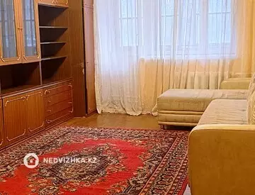 3-комнатная квартира, этаж 1 из 5, 75 м², на длительный срок