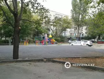 1-комнатная квартира, этаж 4 из 5, 40 м², на длительный срок