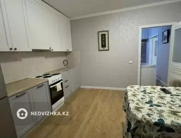 3-комнатная квартира, этаж 10 из 13, 90 м²