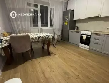 3-комнатная квартира, этаж 10 из 13, 90 м²