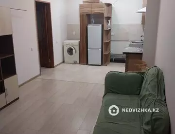 2-комнатная квартира, этаж 1 из 10, 52 м², на длительный срок