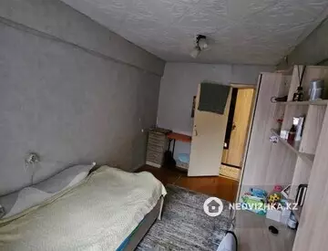 3-комнатная квартира, этаж 1 из 5, 60 м²