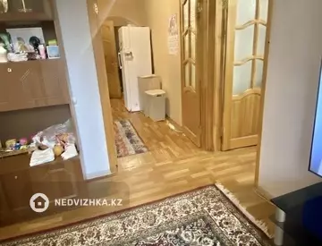 3-комнатная квартира, этаж 4 из 5, 57 м²