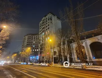 5-комнатная квартира, этаж 11 из 13, 256 м²