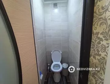 2-комнатная квартира, этаж 2 из 4, 52 м², посуточно