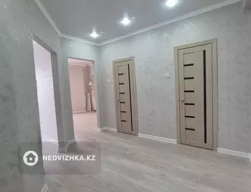1-комнатная квартира, этаж 3 из 5, 52 м²