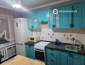 3-комнатная квартира, этаж 4 из 9, 67 м², на длительный срок