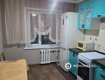 3-комнатная квартира, этаж 4 из 9, 67 м², на длительный срок