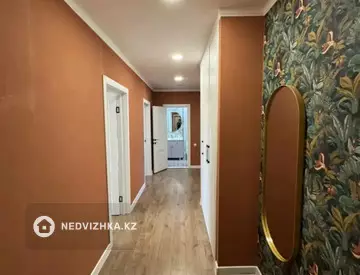 3-комнатная квартира, этаж 4 из 5, 107 м²