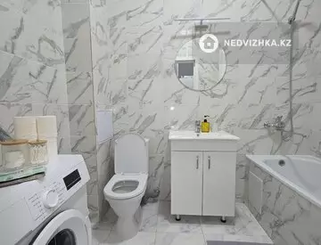 1-комнатная квартира, этаж 10 из 10, 40 м², по часам