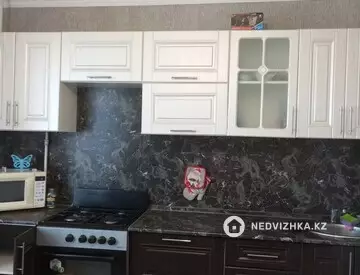 2-комнатная квартира, этаж 3 из 6, 68 м², на длительный срок