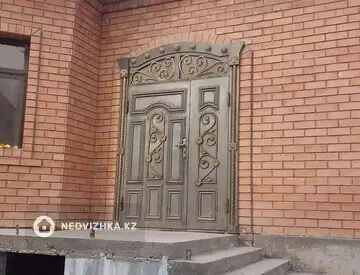 6-комнатная часть дома, 8 соток, 130 м², на длительный срок