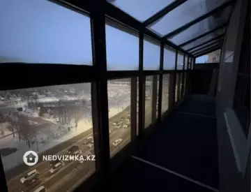 1-комнатная квартира, этаж 9 из 10, 80 м²