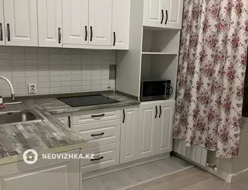 1-комнатная квартира, этаж 3 из 9, 40 м², посуточно