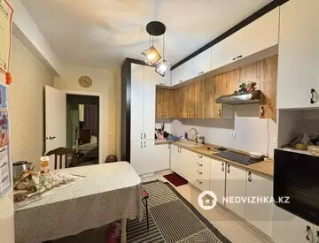 3-комнатная квартира, этаж 8 из 9, 85 м²