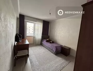 3-комнатная квартира, этаж 8 из 9, 85 м²