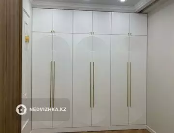 3-комнатная квартира, этаж 10 из 12, 88 м²