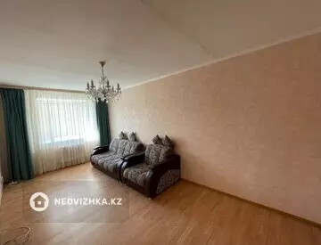 3-комнатная квартира, этаж 1 из 9, 69 м², посуточно
