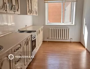 3-комнатная квартира, этаж 1 из 9, 69 м², посуточно