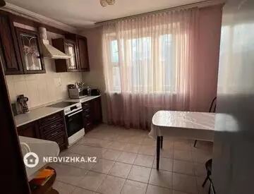 1-комнатная квартира, этаж 3 из 10, 35 м², на длительный срок
