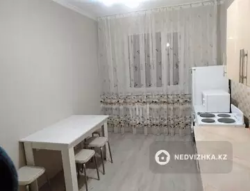 1-комнатная квартира, этаж 8 из 13, 32 м²