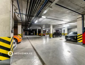 3-комнатная квартира, этаж 4 из 7, 80 м²