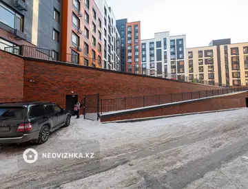 3-комнатная квартира, этаж 4 из 7, 80 м²