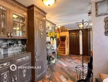 Общепит в в жилом доме, этаж 1 из 2, 150 м²