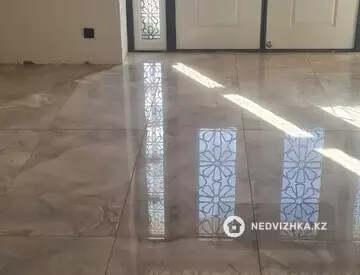 7-комнатный дом, 10 соток, 300 м²