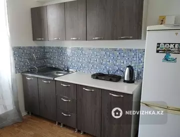 2-комнатная квартира, этаж 4 из 5, 37 м²