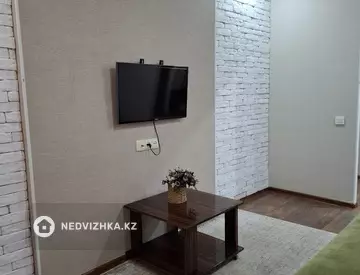 2-комнатная квартира, этаж 1 из 5, 52 м², посуточно