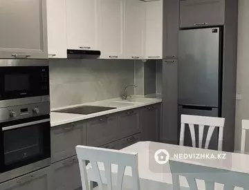 2-комнатная квартира, этаж 4 из 6, 85 м², посуточно