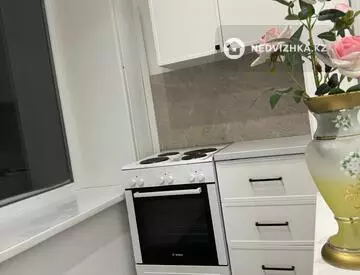 3-комнатная квартира, этаж 4 из 7, 80 м²