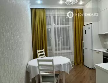 3-комнатная квартира, этаж 4 из 7, 80 м²