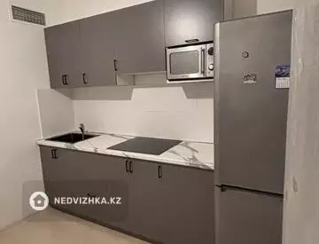 3-комнатная квартира, этаж 12 из 12, 70 м²