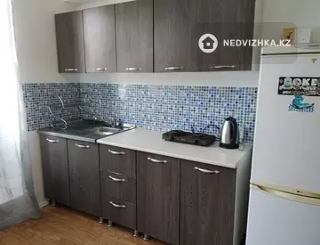 1-комнатная квартира, этаж 4 из 5, 37 м²