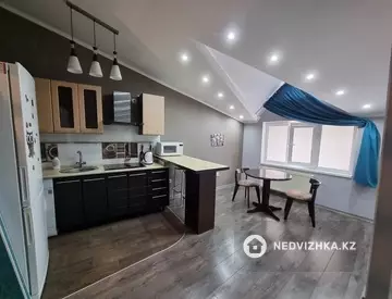 2-комнатная квартира, этаж 5 из 8, 65 м², посуточно