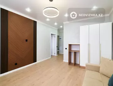 1-комнатная квартира, этаж 15 из 17, 38 м²