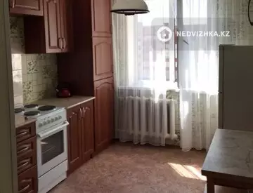 1-комнатная квартира, этаж 4 из 10, 42 м², на длительный срок