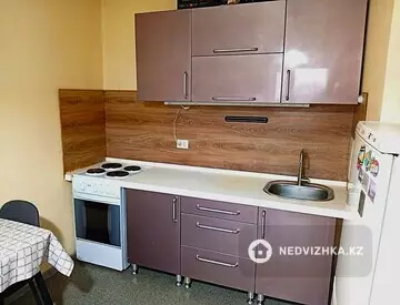 1-комнатная квартира, этаж 9 из 9, 39 м²