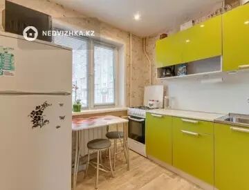 1-комнатная квартира, этаж 2 из 9, 35 м², на длительный срок