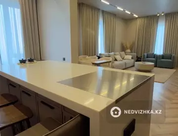 4-комнатная квартира, этаж 19 из 19, 160 м²