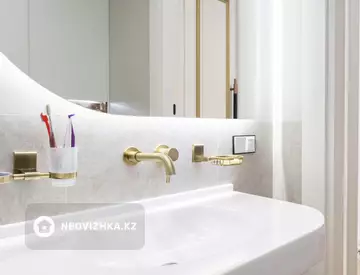 3-комнатная квартира, этаж 2 из 12, 120 м²