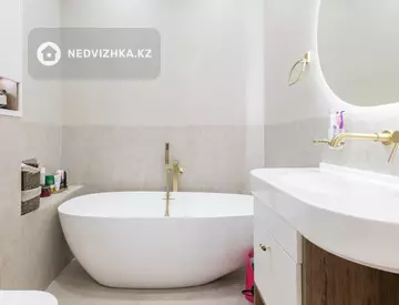 3-комнатная квартира, этаж 2 из 12, 120 м²
