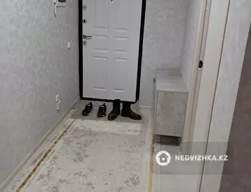 1-комнатная квартира, этаж 8 из 8, 42 м², на длительный срок