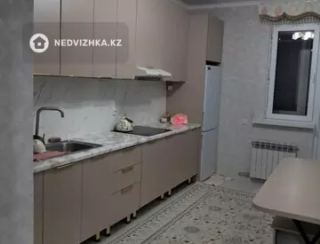 1-комнатная квартира, этаж 8 из 8, 42 м², на длительный срок